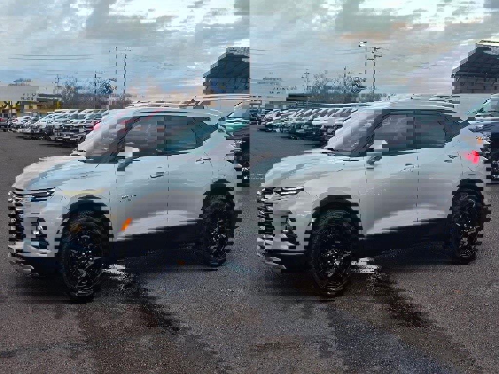 Used 2022 Chevrolet Blazer LT image 32