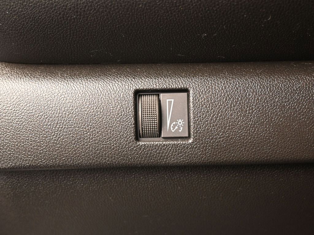 Used 2023 Chevrolet Colorado W/T image 31