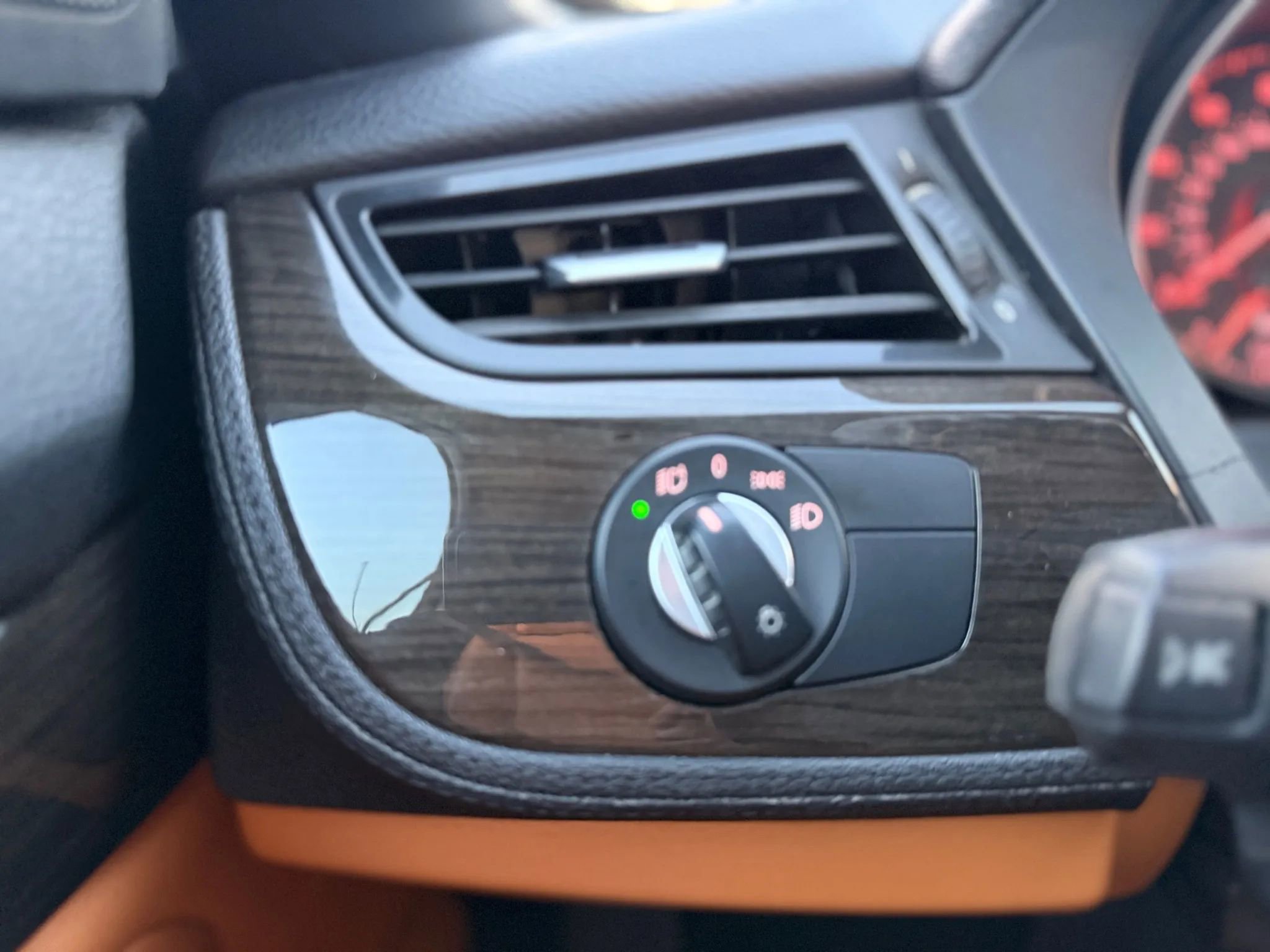 Used 2014 BMW Z4 sDrive28i RWD image 35