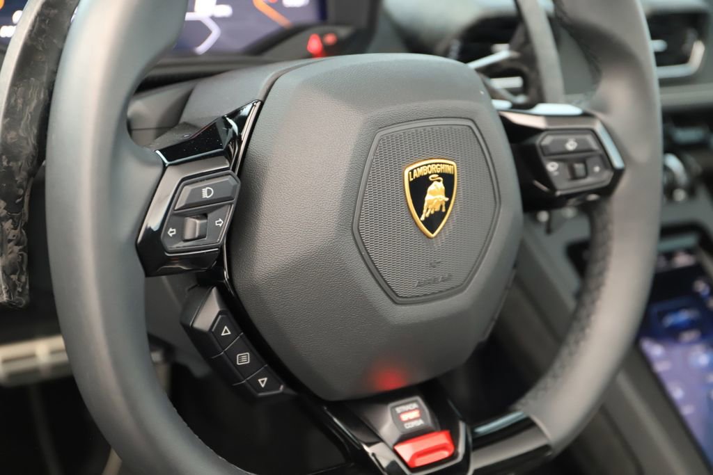 Used 2022 Lamborghini Huracan EVO image 26