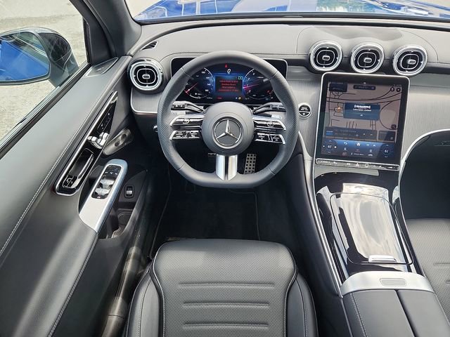 Used 2023 Mercedes-Benz GLC 300 4MATIC image 11