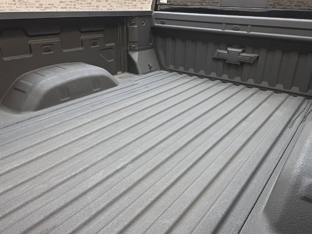 Used 2025 Chevrolet Silverado 2500 LT w/ Z71 Chrome Sport Edition image 17