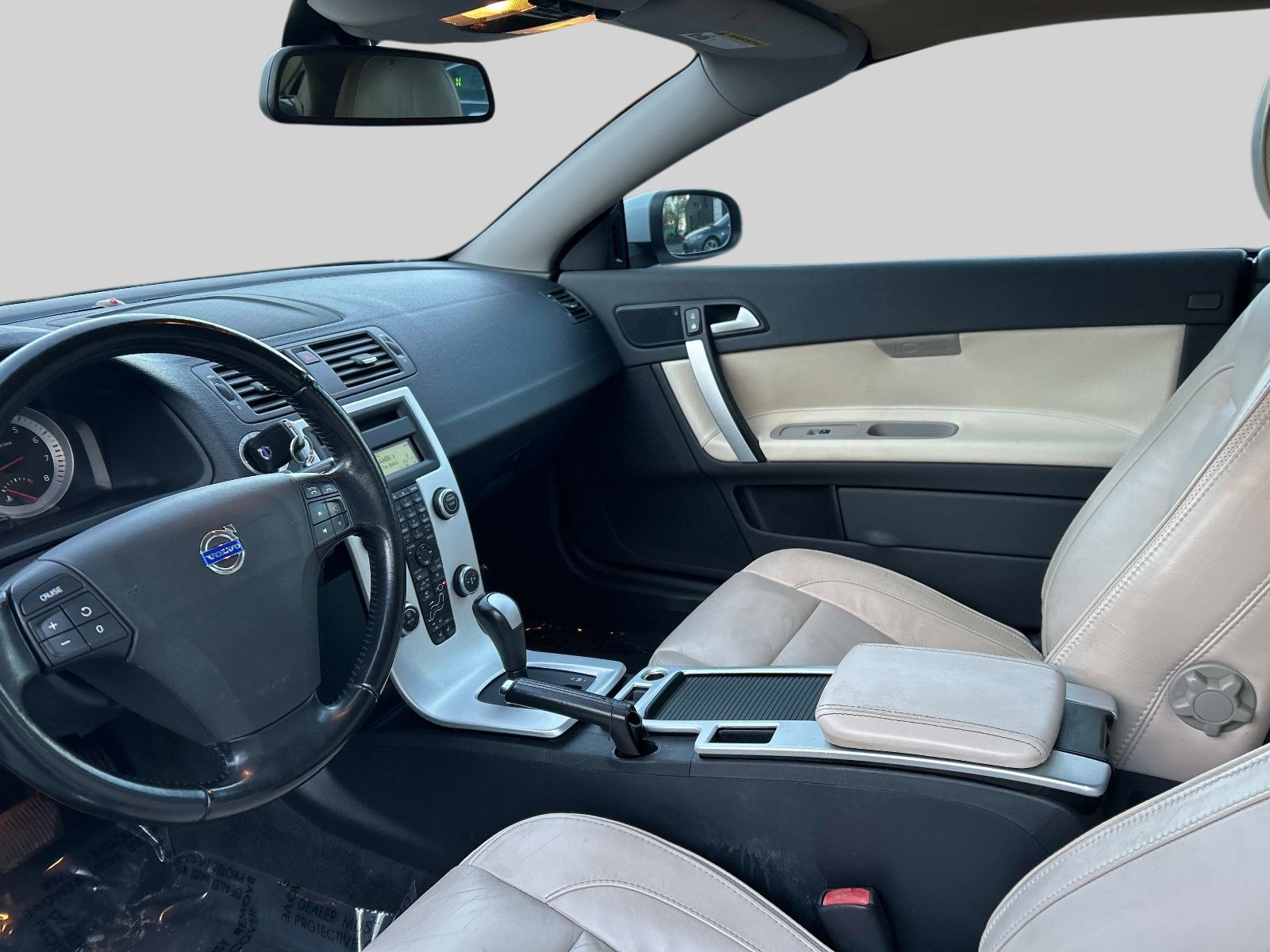 Used 2012 Volvo C70 T5 image 17