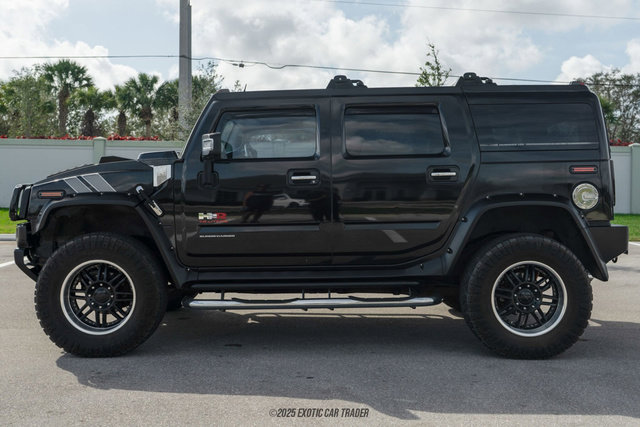 Used 2004 HUMMER H2 w/ Preferred Equipment Group image 3