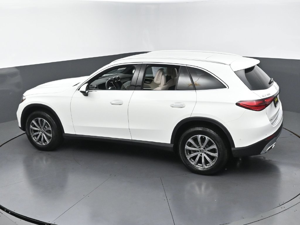 Used 2025 Mercedes-Benz GLC 300 4MATIC image 43