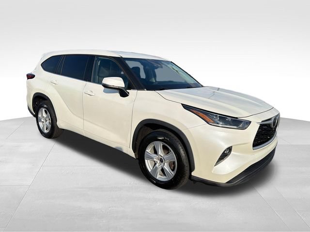 Used 2021 Toyota Highlander LE FWD image 7
