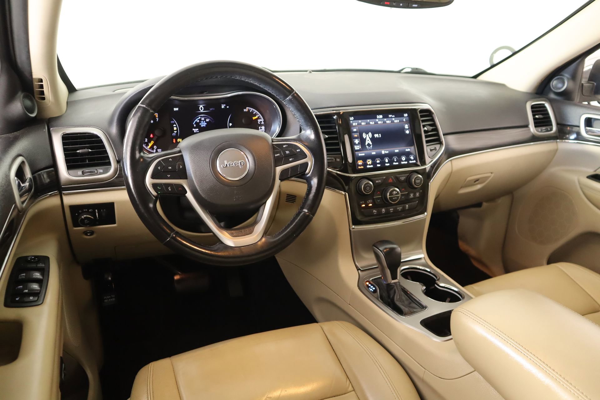 Used 2022 Jeep Grand Cherokee Limited RWD image 2