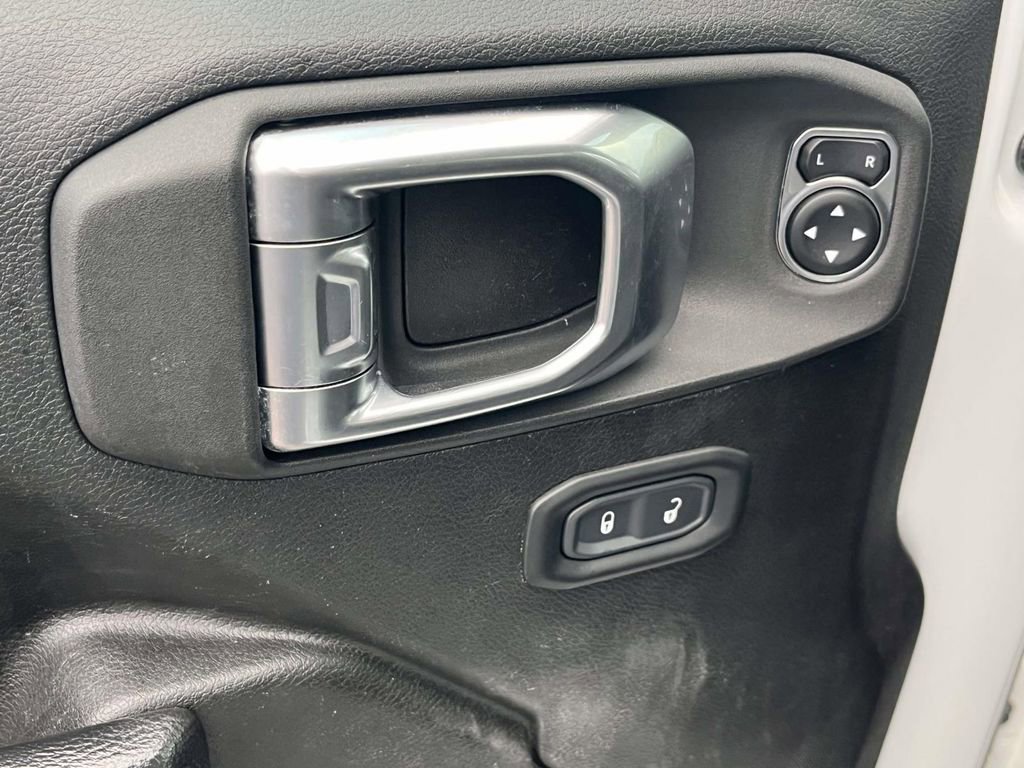 Used 2023 Jeep Gladiator Sport image 17