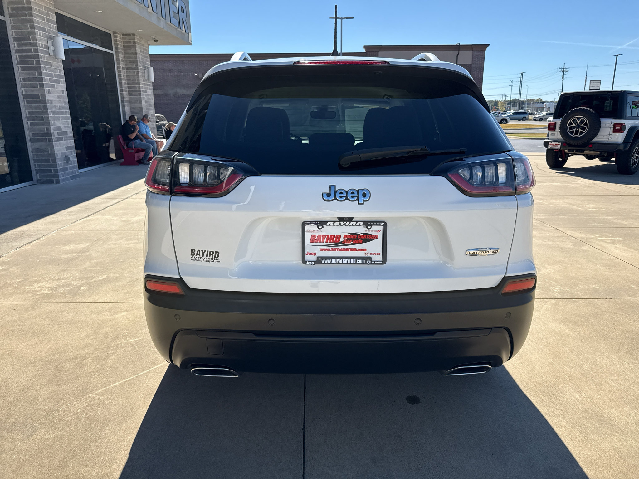 Used 2021 Jeep Cherokee Latitude Lux w/ Comfort/Convenience Group FWD image 6