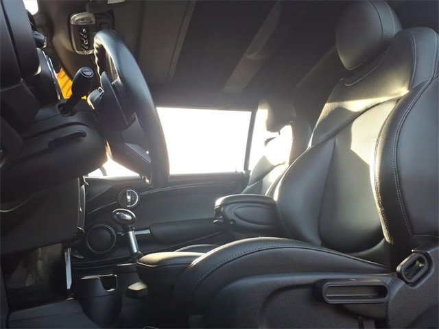 Used 2019 MINI Cooper S w/ Signature Upholstery Package image 27