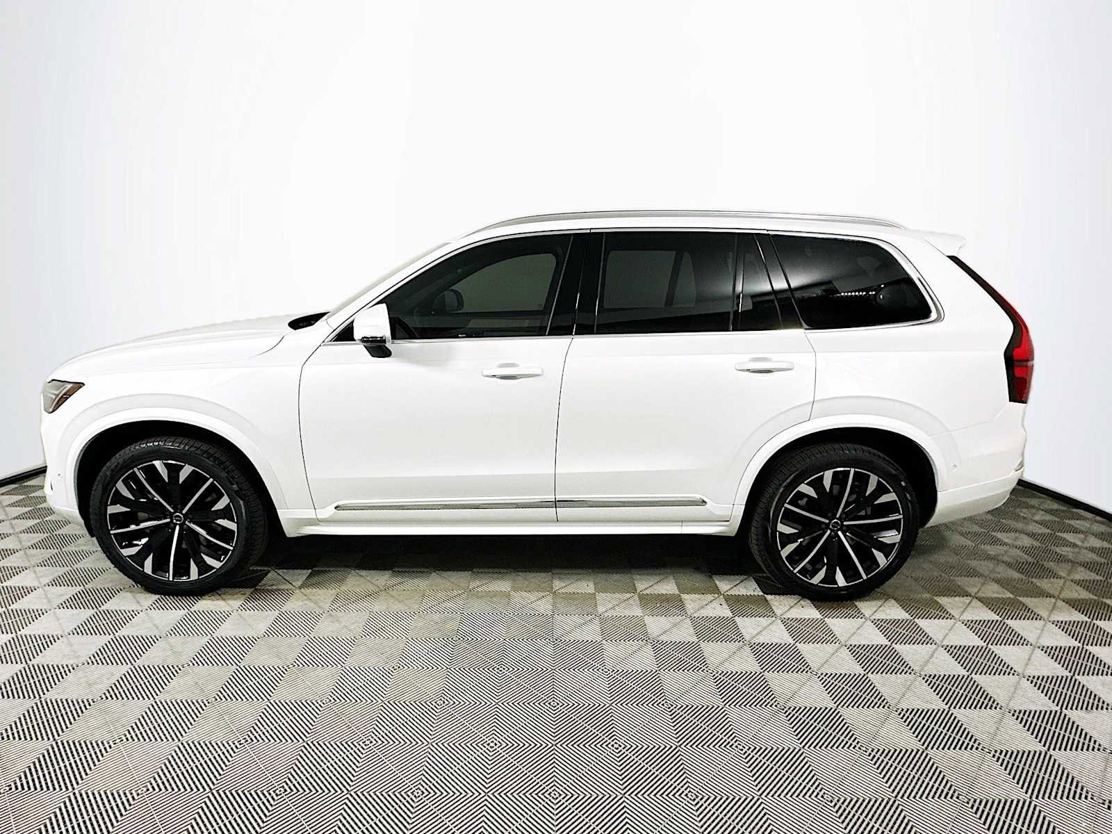 New 2026 Volvo XC90 B6 Plus w/ Protection Package Premier image 4