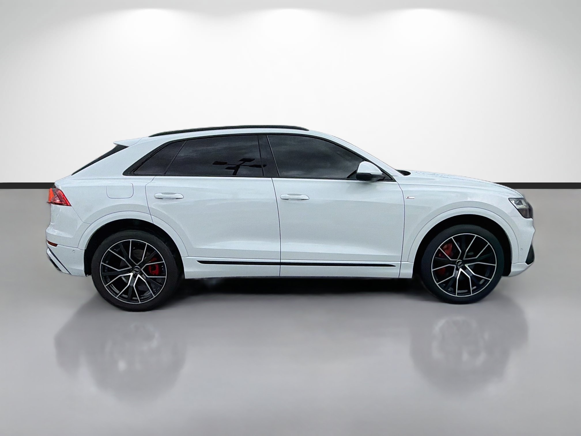 Used 2021 Audi Q8 Premium Plus w/ Premium Plus Package AWD/4WD image 2