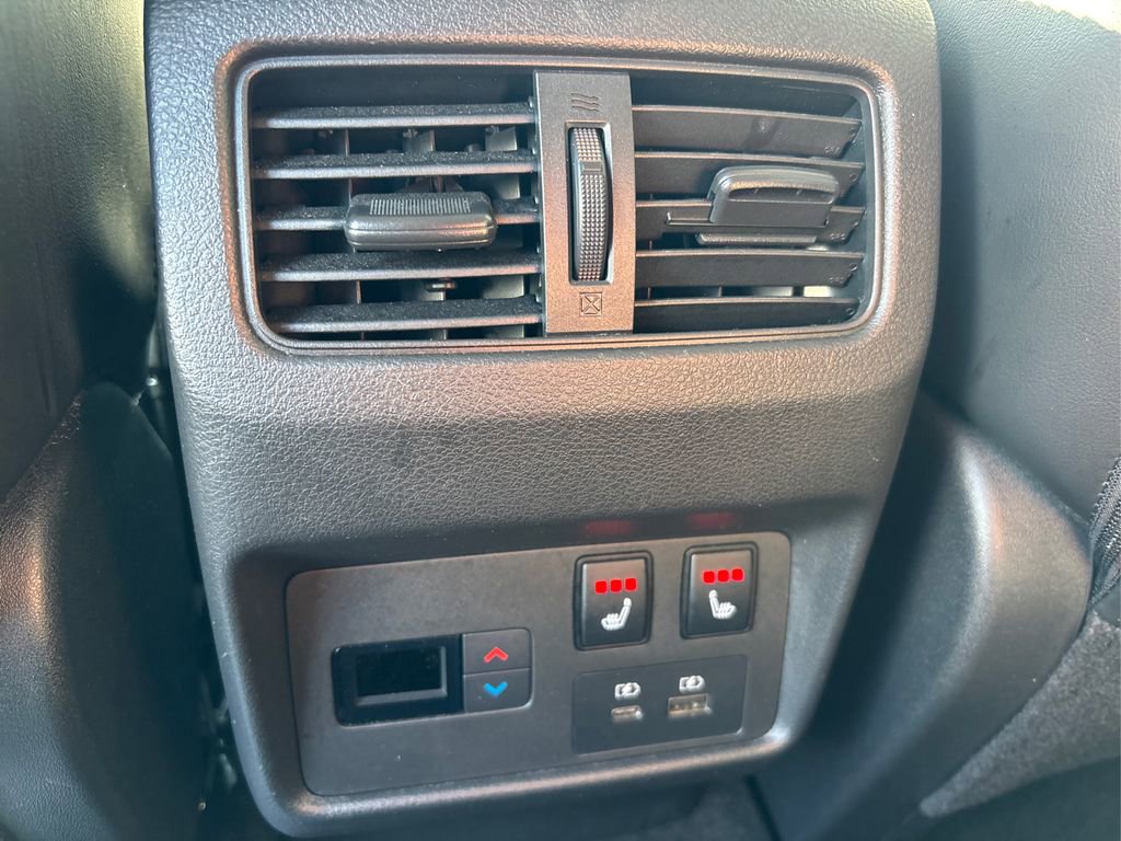 Used 2023 Nissan Rogue Platinum w/ Platinum Premium Package image 38