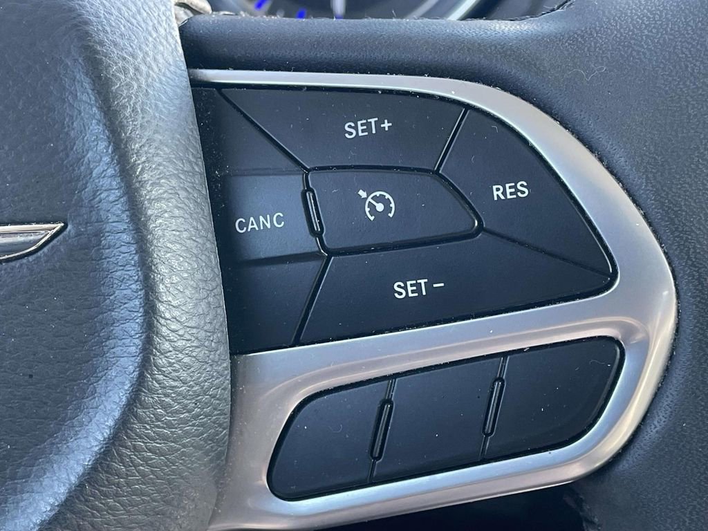 Used 2023 Chrysler 300 Touring image 21