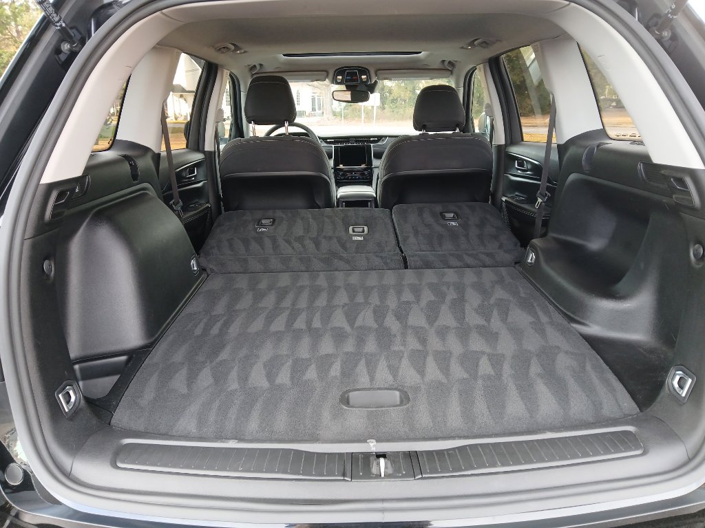 Certified 2023 Jeep Grand Cherokee Laredo X image 28