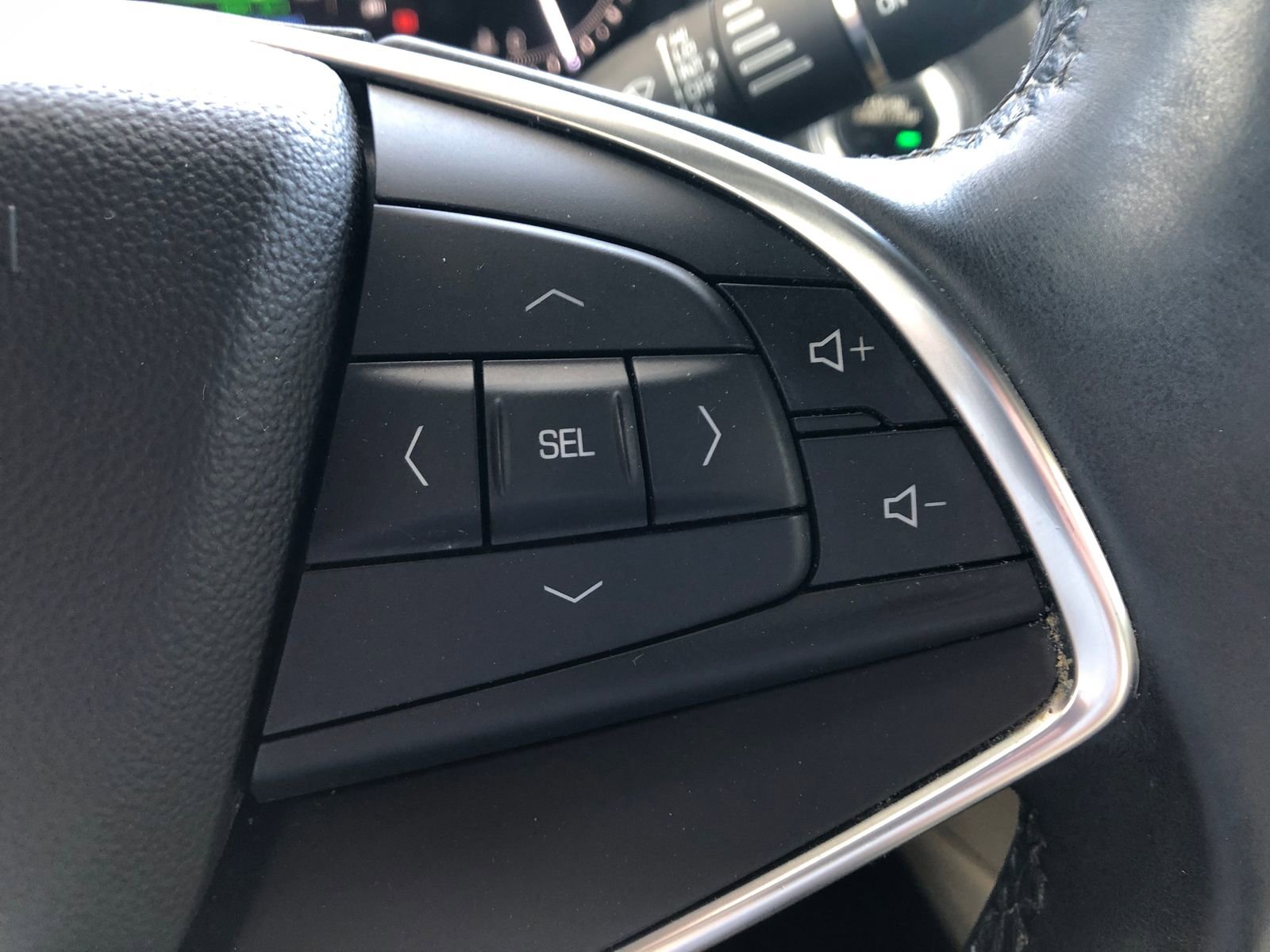 Used 2017 Cadillac XT5 FWD image 34