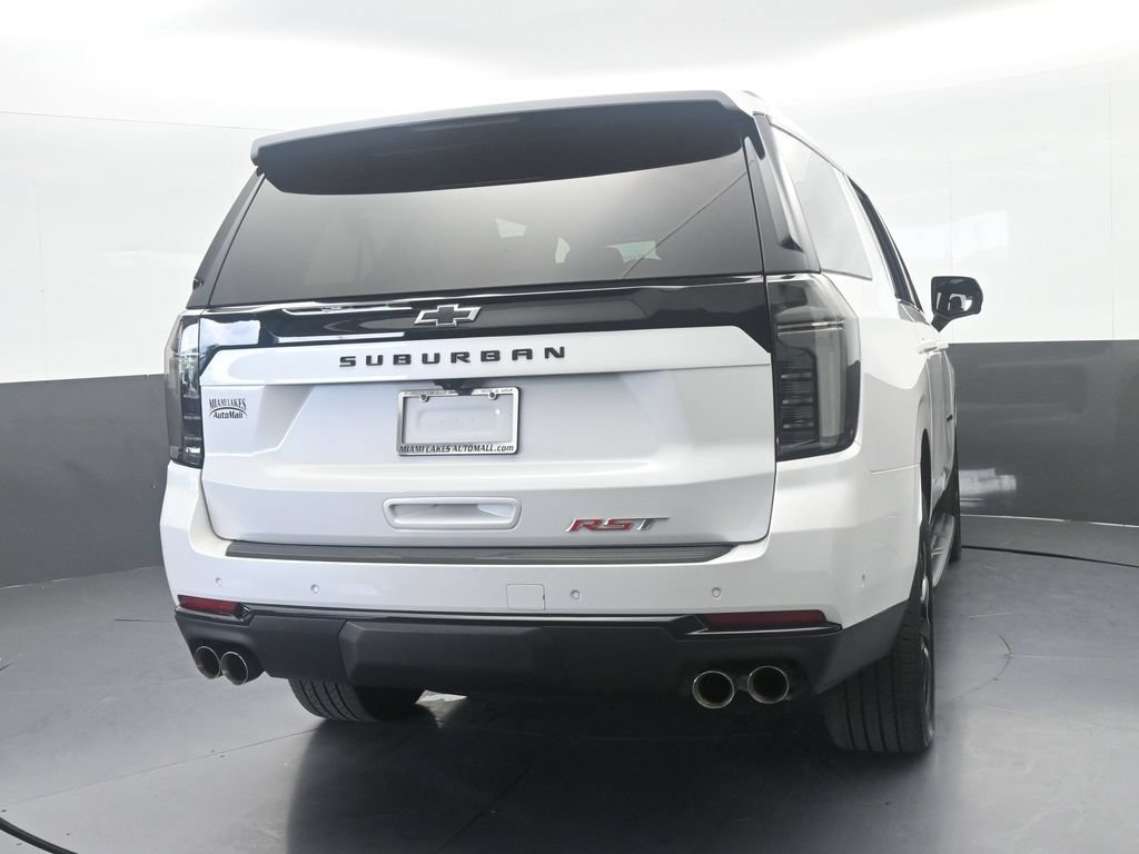 Used 2025 Chevrolet Suburban RST w/ Comfort Package RWD image 5