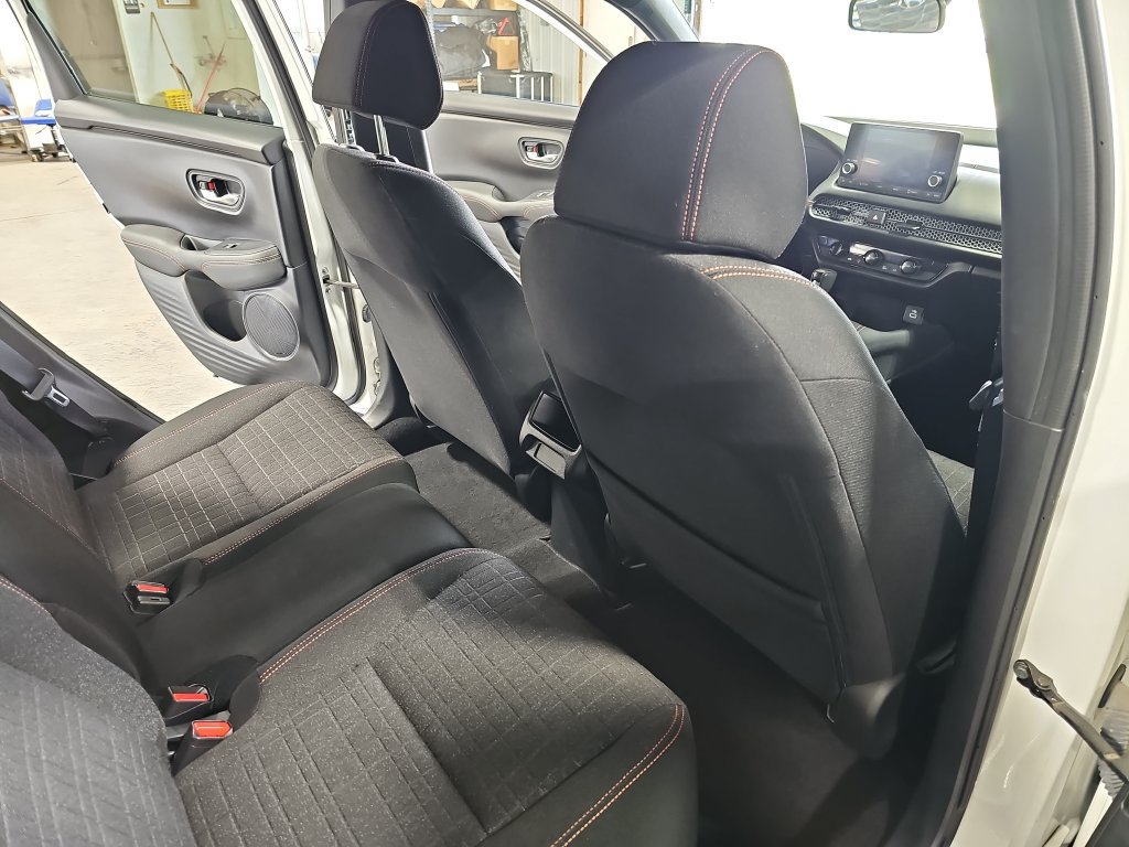 Used 2024 Honda HR-V Sport image 11