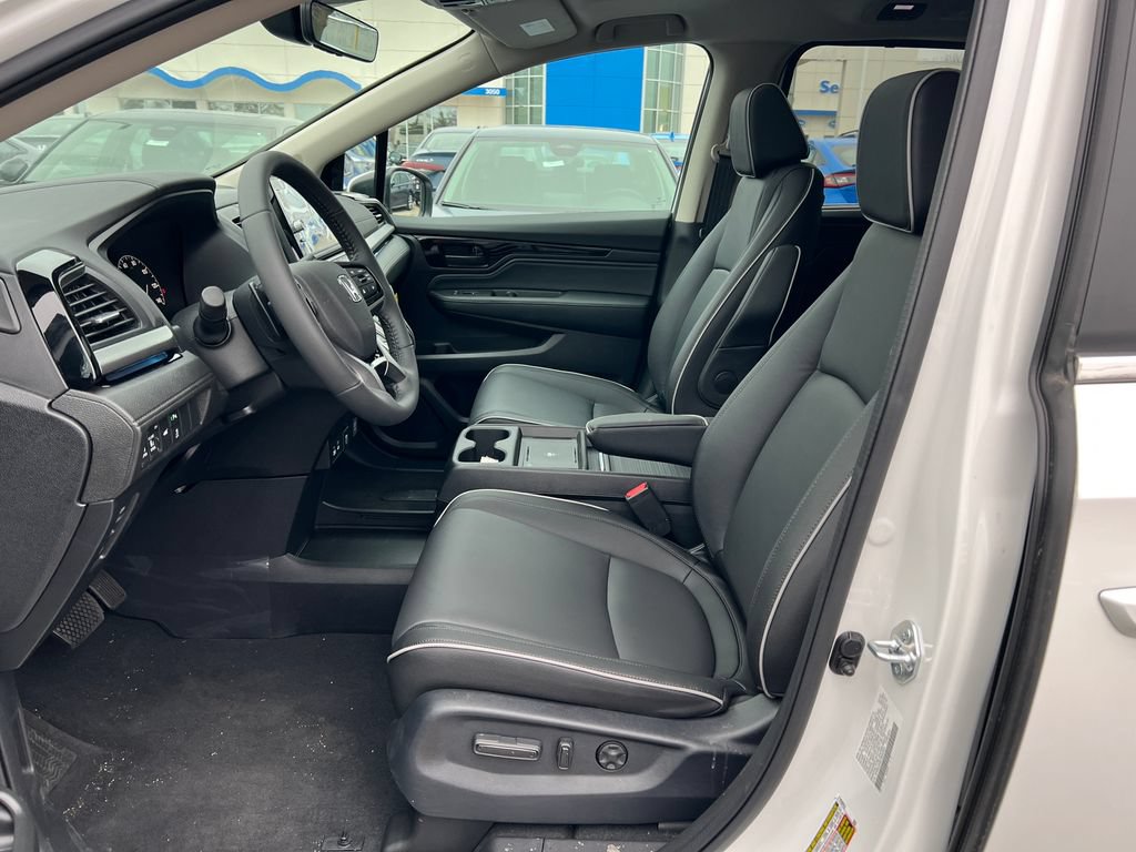 New 2026 Honda Odyssey Touring image 4