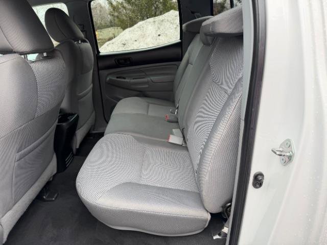 Used 2015 Toyota Tacoma 4x4 Double Cab w/ TRD Off-Road Package image 28