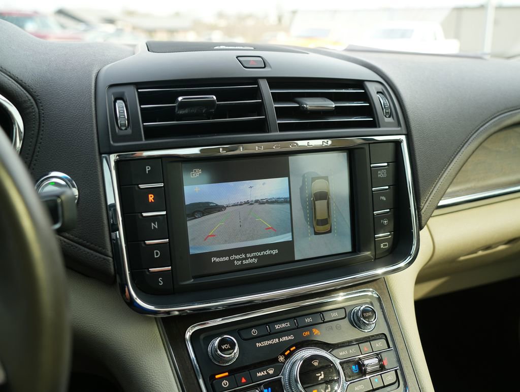 Used 2019 Lincoln Continental Reserve image 17