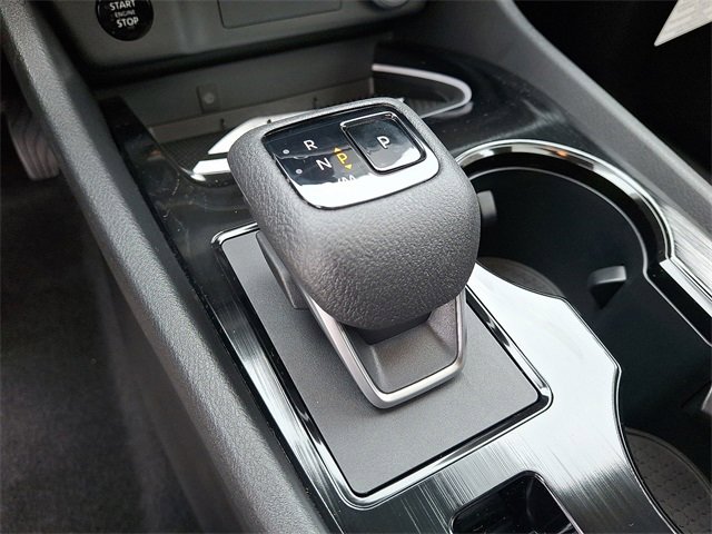 New 2025 Nissan Rogue SL w/ Tech Package image 17