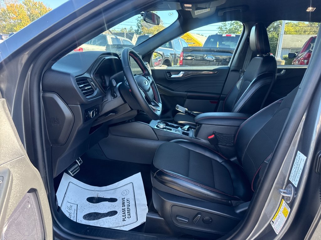 Used 2024 Ford Escape ST-Line w/ Tech Pack #1 AWD/4WD image 16