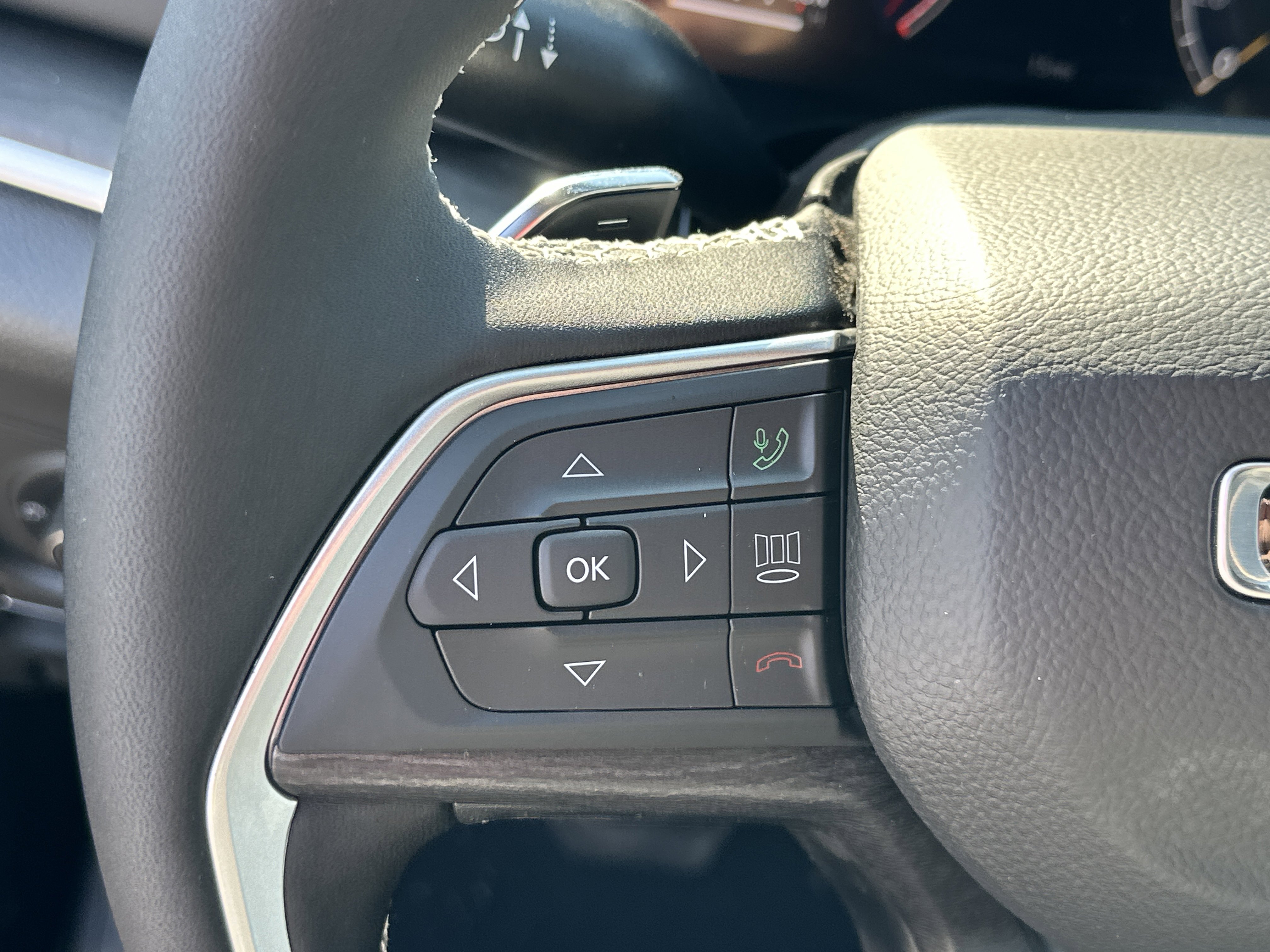 New 2026 Jeep Grand Cherokee L Limited w/ Limited Altitude Package image 10