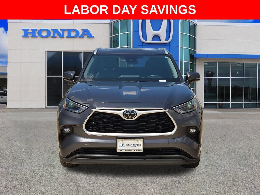 Used 2022 Toyota Highlander XLE FWD image 8
