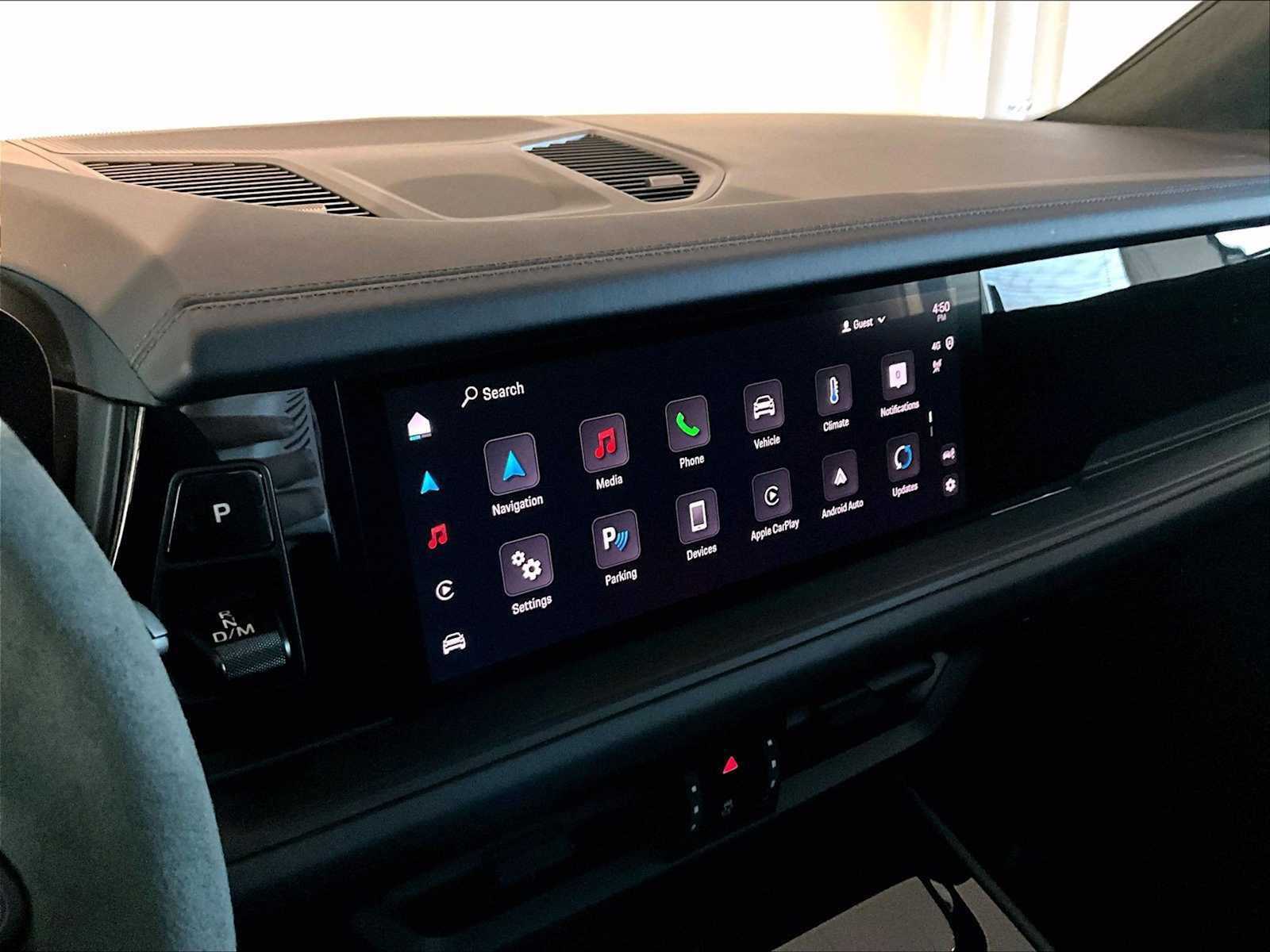 Used 2025 Porsche Cayenne GTS w/ Premium Package image 19