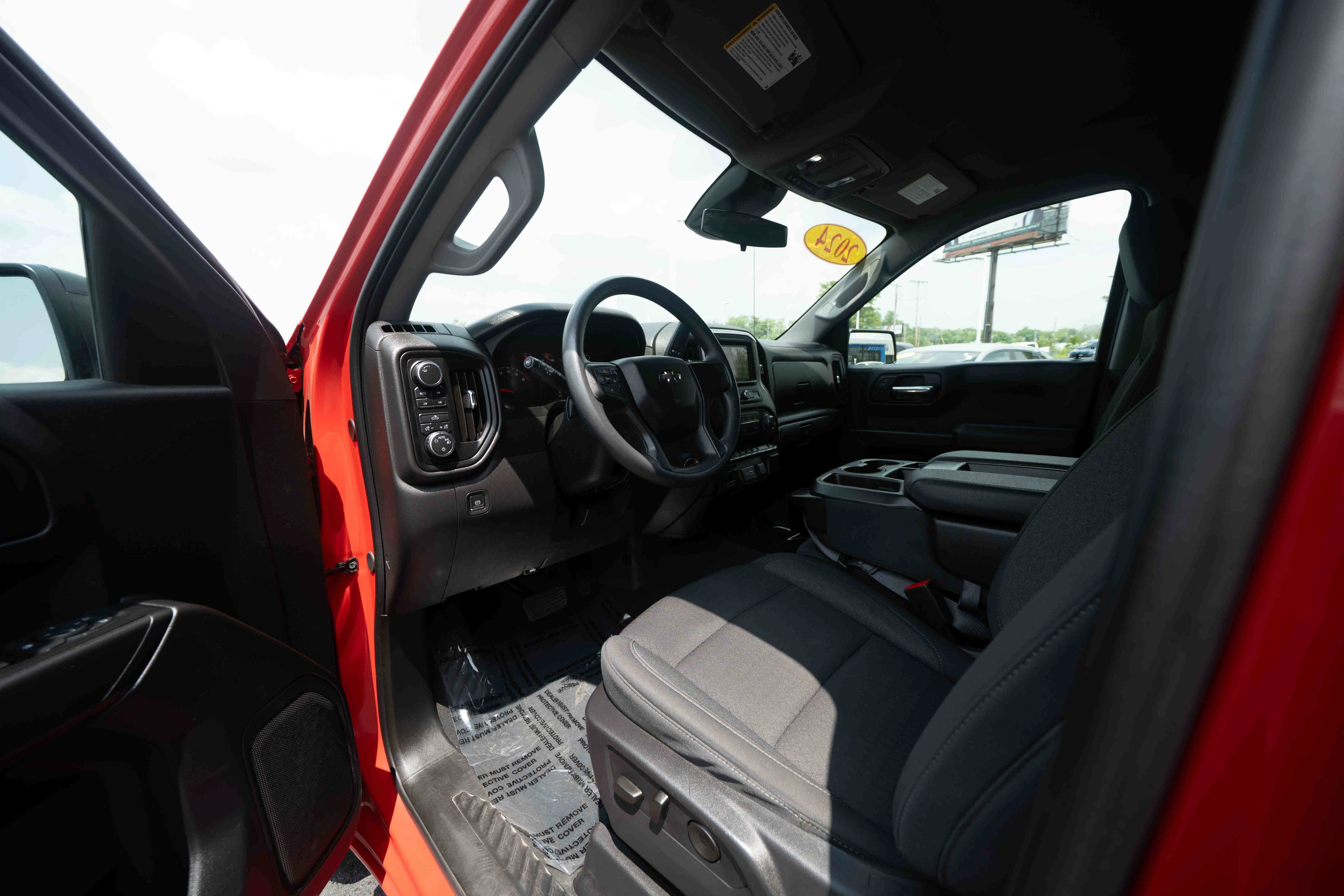 Used 2024 Chevrolet Silverado 1500 Custom Trail Boss w/ LPO, Dark Essentials Package AWD/4WD image 8