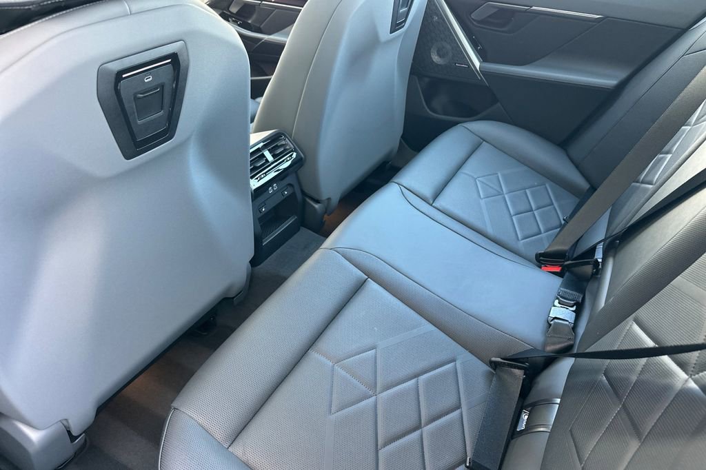 New 2026 BMW 550e xDrive AWD/4WD image 12