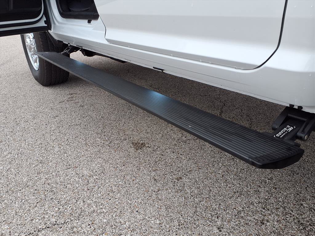 Used 2024 RAM 2500 Tradesman w/ Chrome Appearance Group image 25