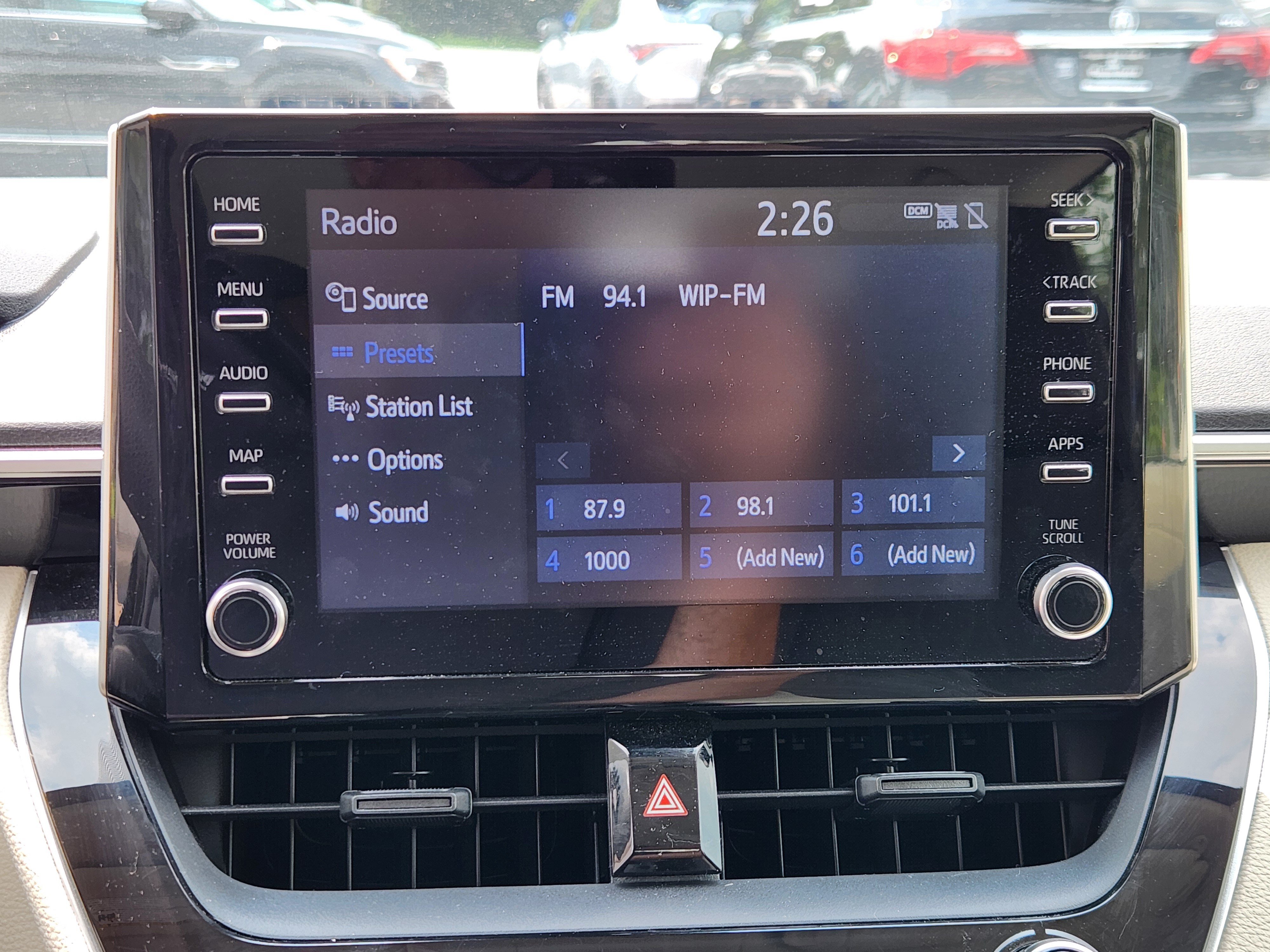 Used 2020 Toyota Corolla LE FWD image 11