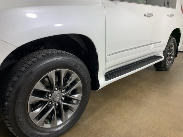 Used 2019 Lexus GX 460 image 2