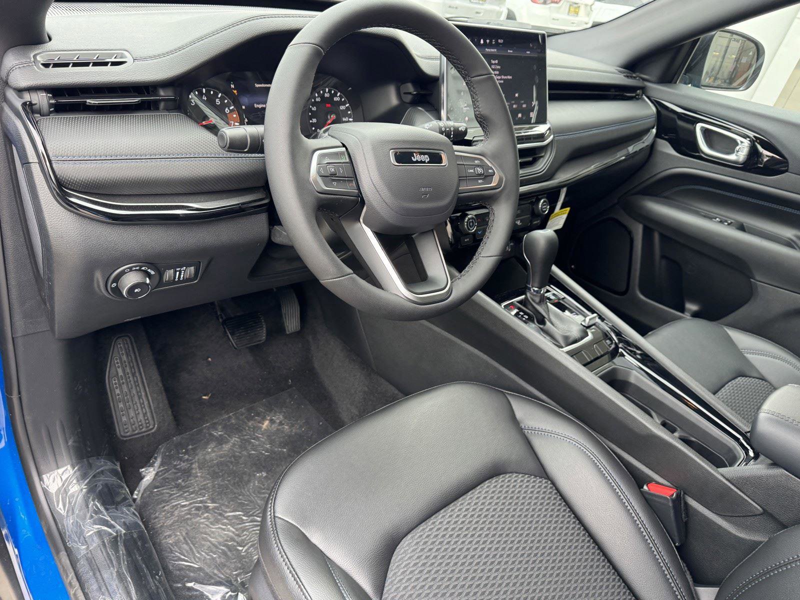 New 2026 Jeep Compass Latitude image 13