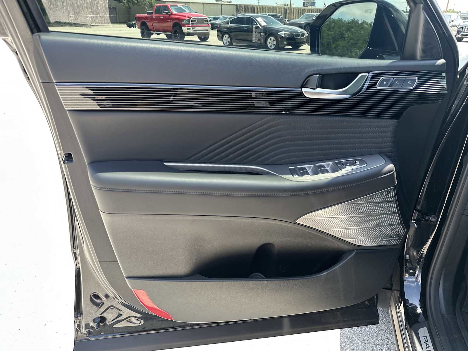 Used 2024 Hyundai Palisade Calligraphy FWD image 16