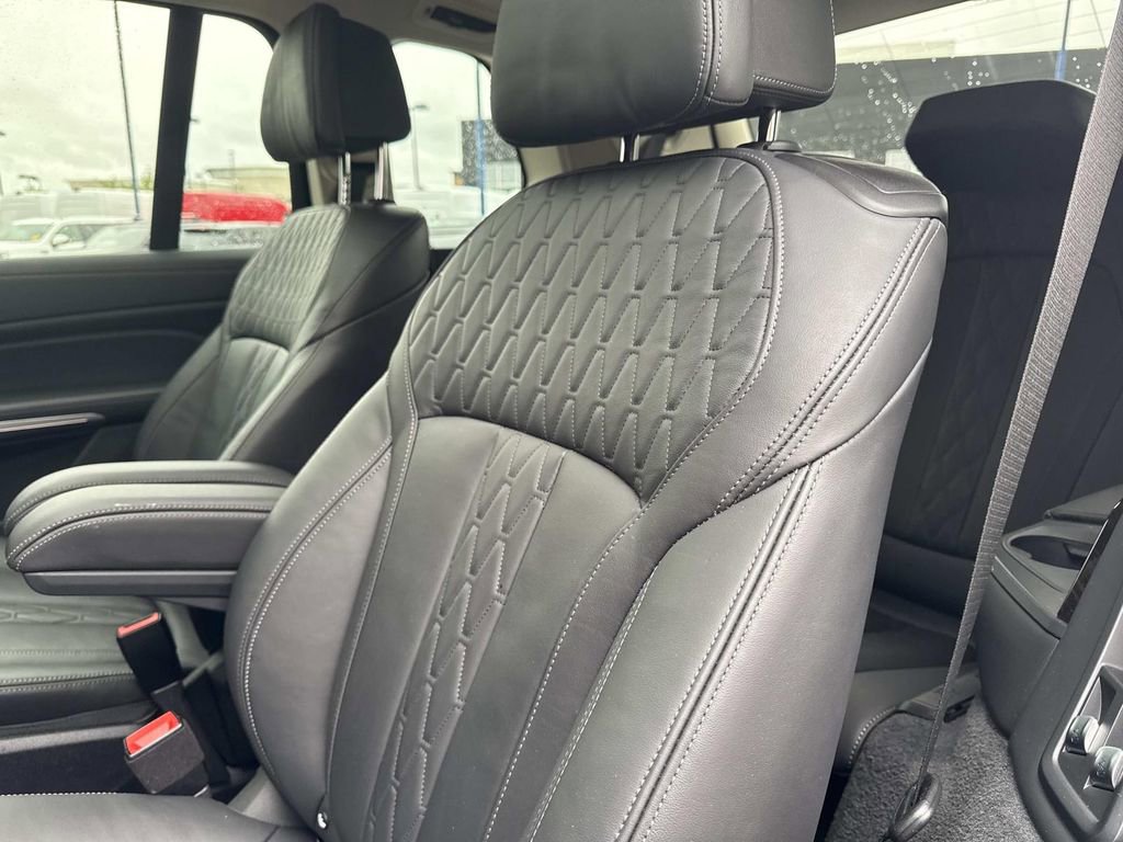 Used 2020 BMW X7 xDrive40i w/ Premium Package AWD/4WD image 12