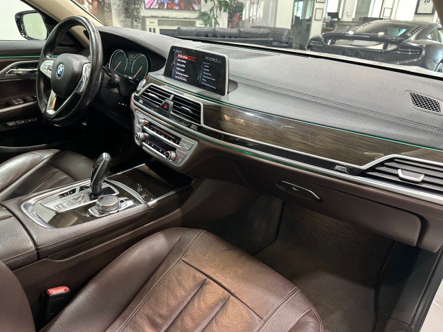 Used 2017 BMW 740i xDrive AWD/4WD image 51