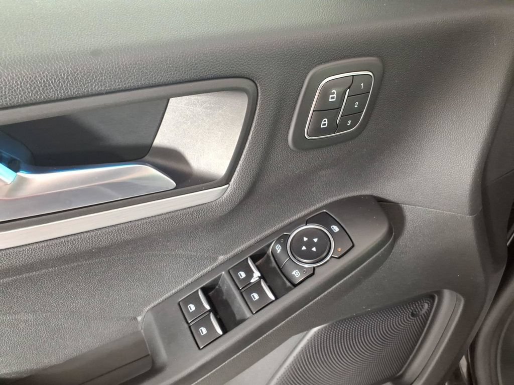 Used 2023 Ford Escape Platinum AWD/4WD image 14