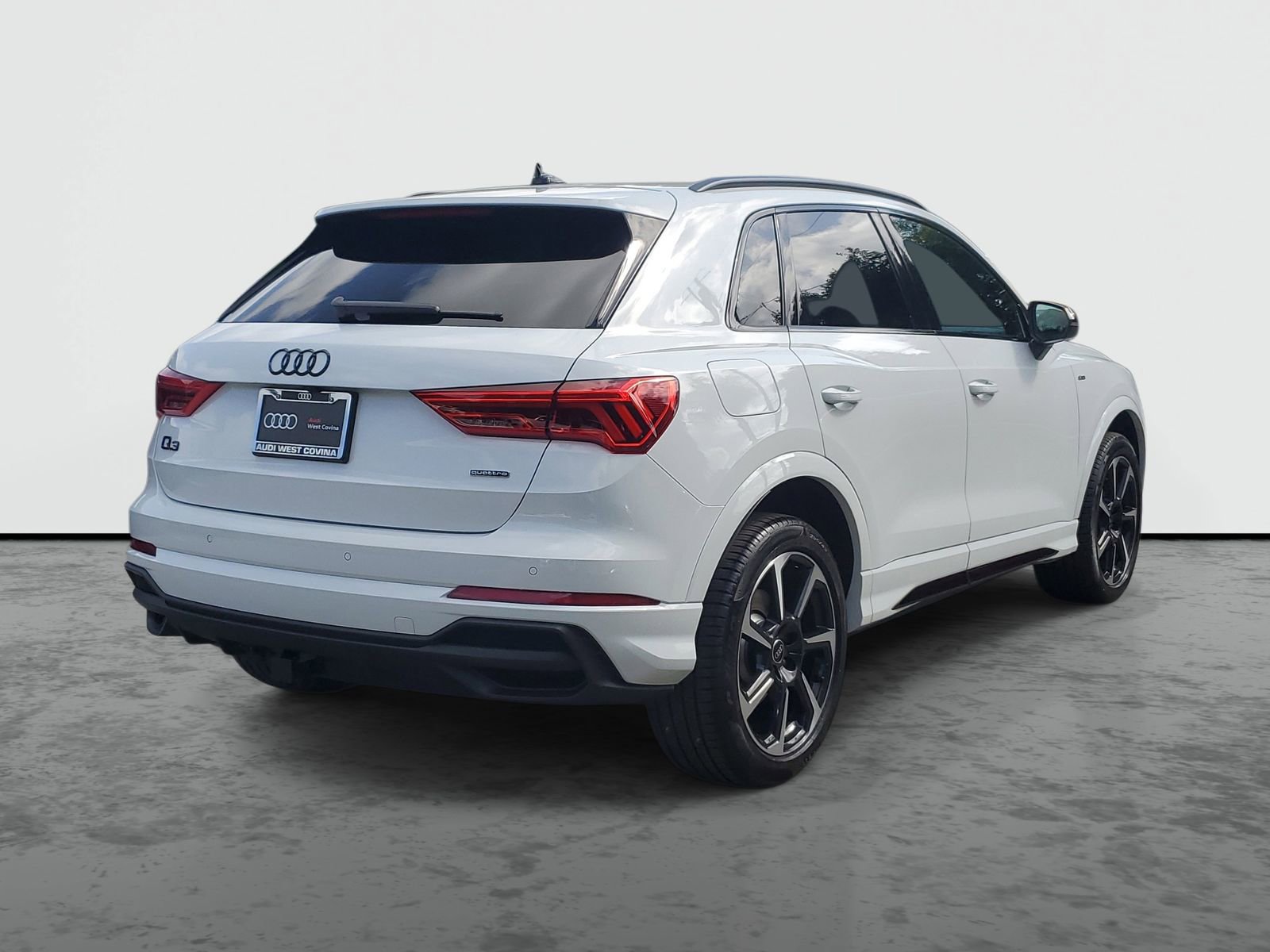 Used 2025 Audi Q3 2.0T Premium Plus w/ Premium Plus Package AWD/4WD image 4