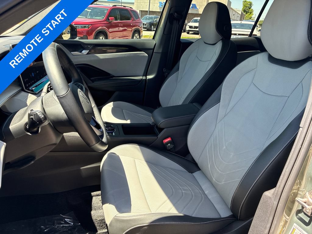 Used 2025 Volkswagen Tiguan SE R-Line AWD/4WD image 11