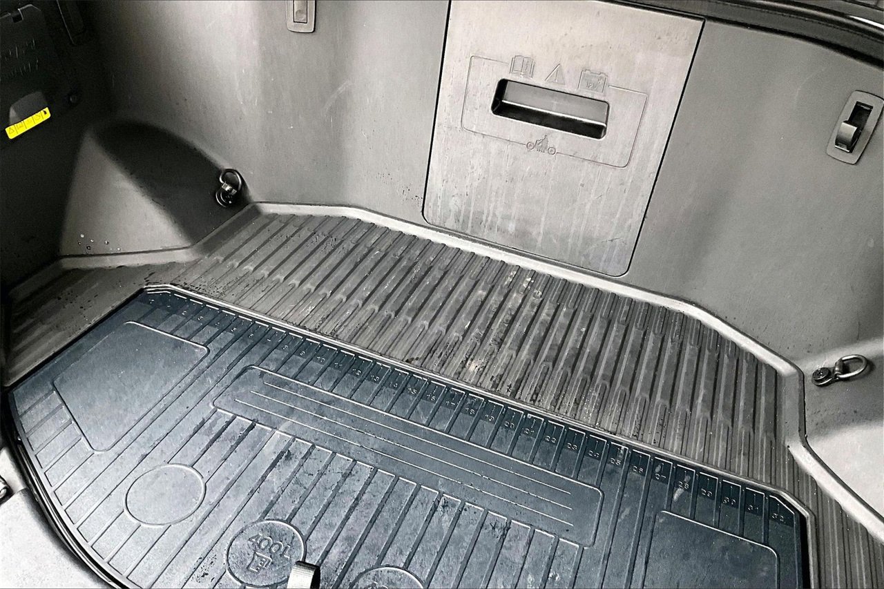 Used 2023 Ford F150 Lightning Lariat w/ Equipment Group 511A High image 28