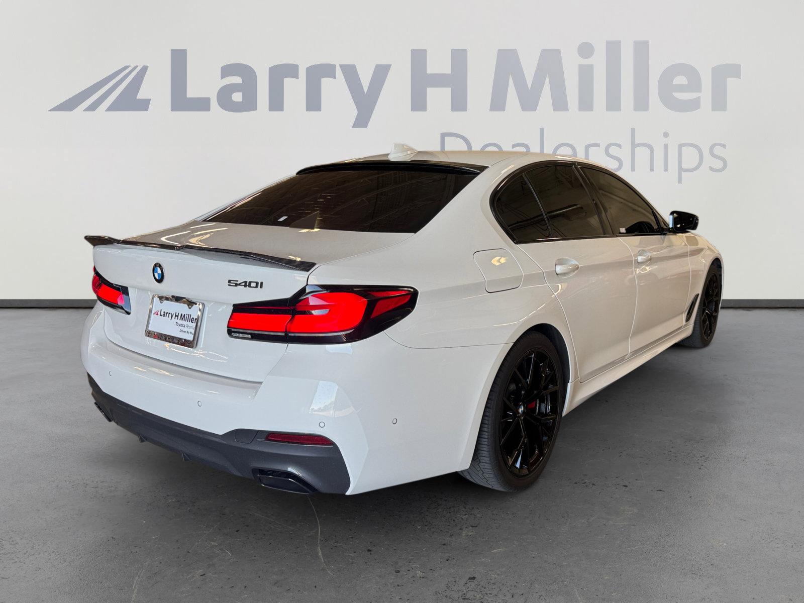 Used 2021 BMW 540i w/ M Sport Package image 5