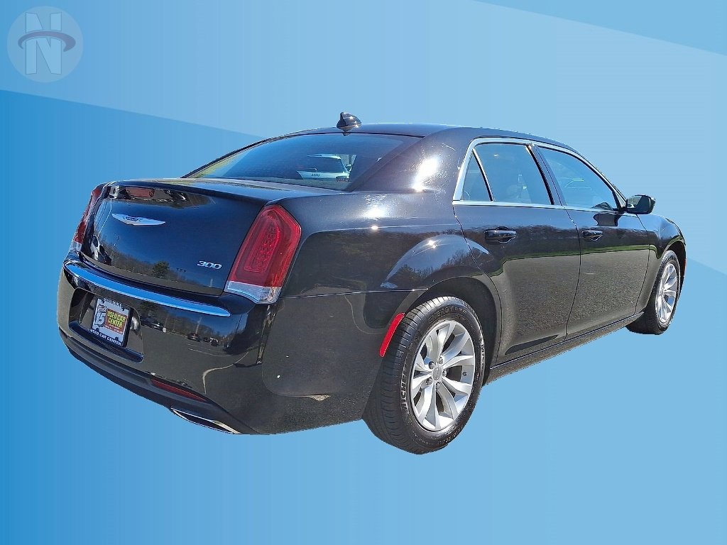 Used 2023 Chrysler 300 Touring image 12