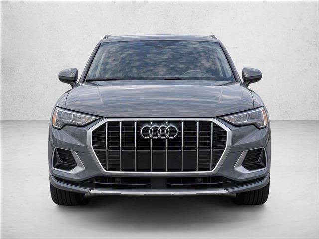 Used 2020 Audi Q3 2.0T Premium w/ Convenience Package AWD/4WD image 2