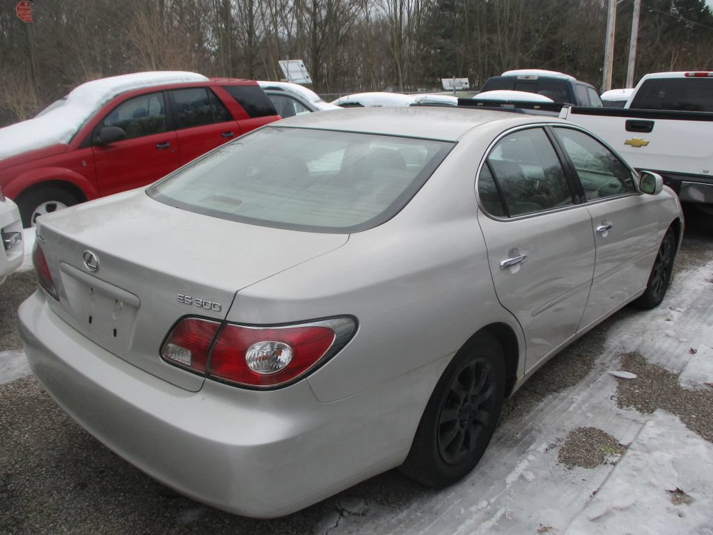Used 2003 Lexus ES 330 w/ Premium Pkg FWD image 4