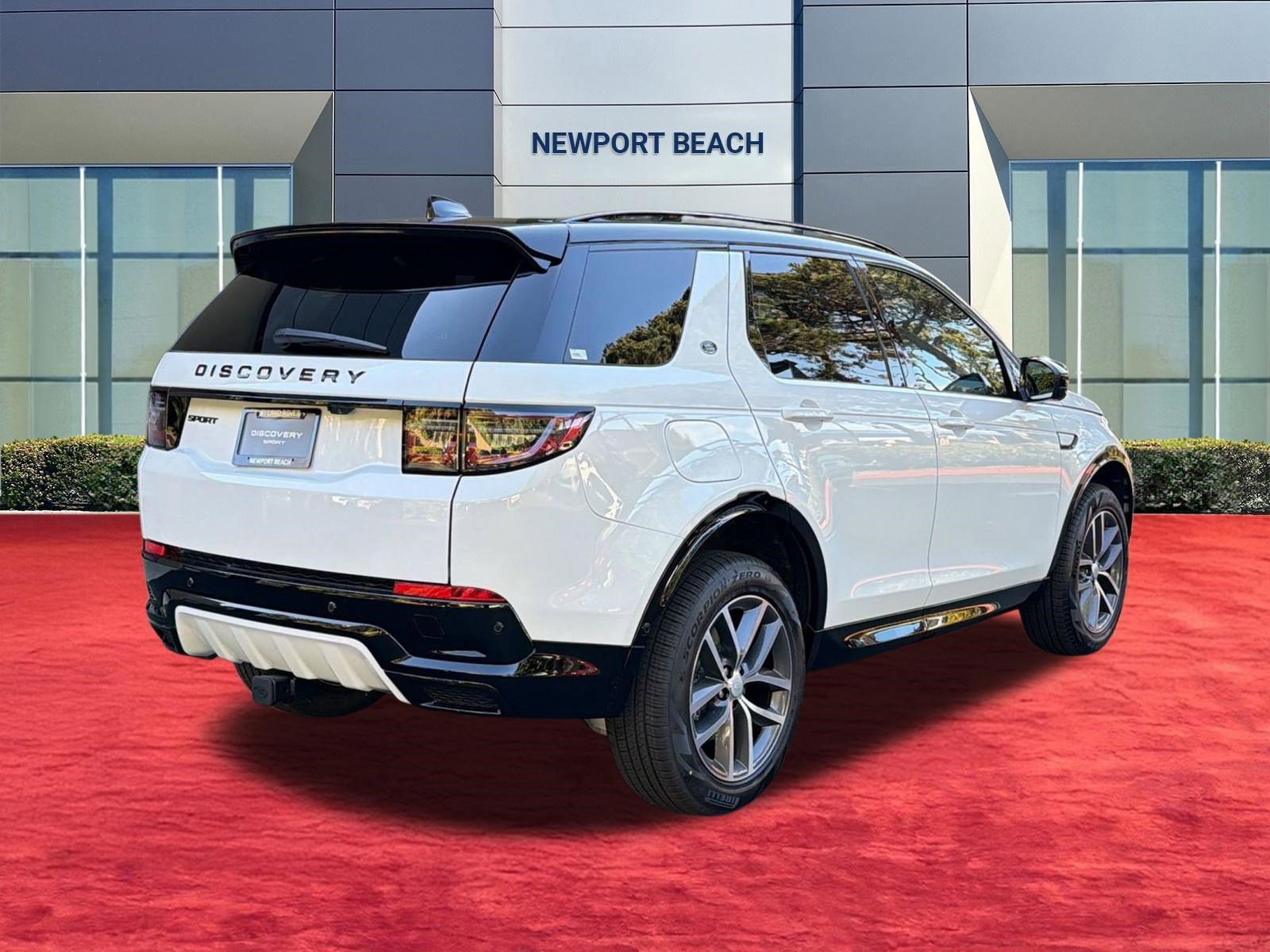 New 2026 Land Rover Discovery Sport Landmark image 9