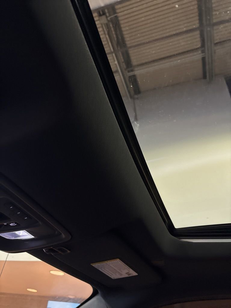 Used 2022 Chevrolet Silverado 1500 High Country w/ High Country Premium Package image 13