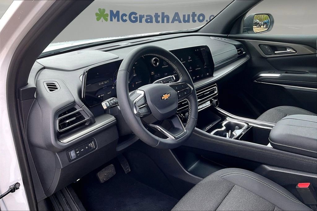 Used 2026 Chevrolet Traverse LT AWD/4WD image 16